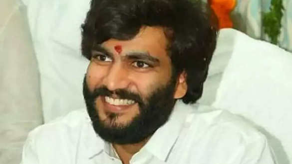 Byreddy siddharth reddy comments on chandrababu, lokesh
